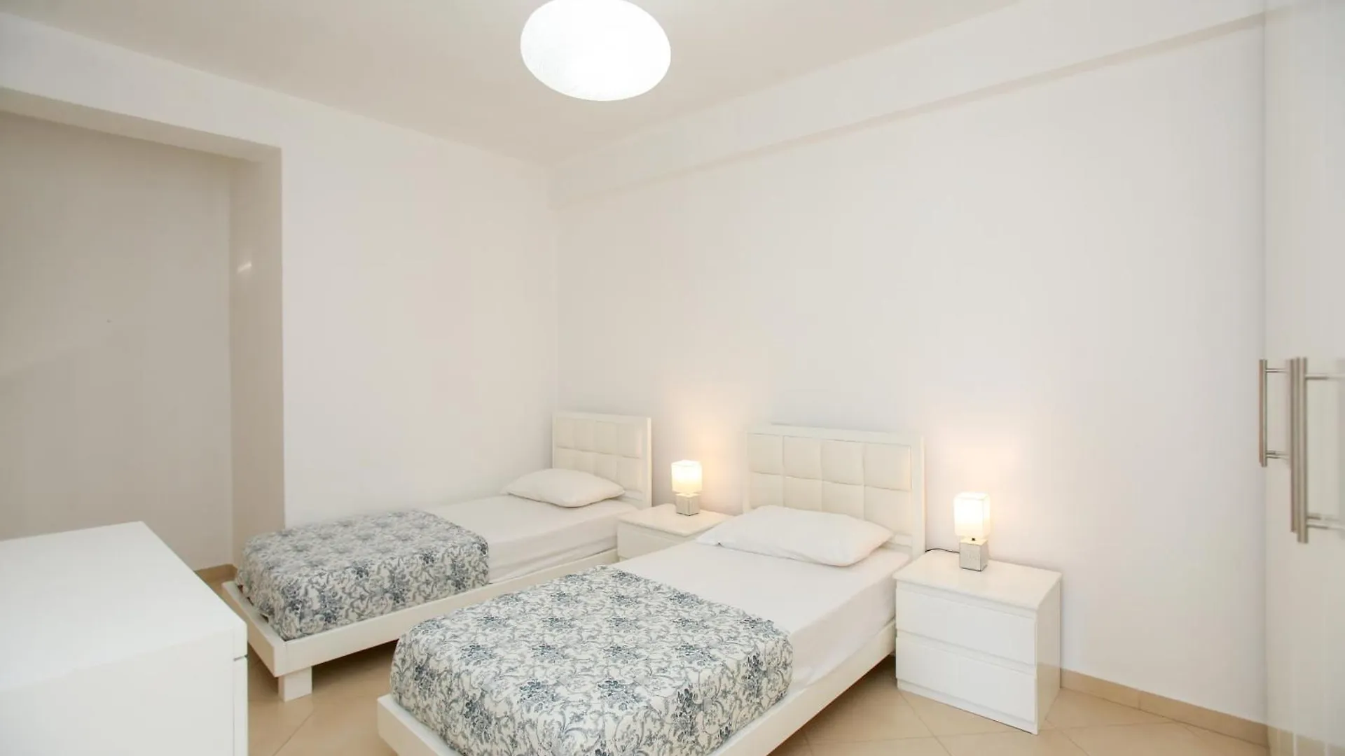 Holiday Apartment In Lungomare Vlore 085 Albania