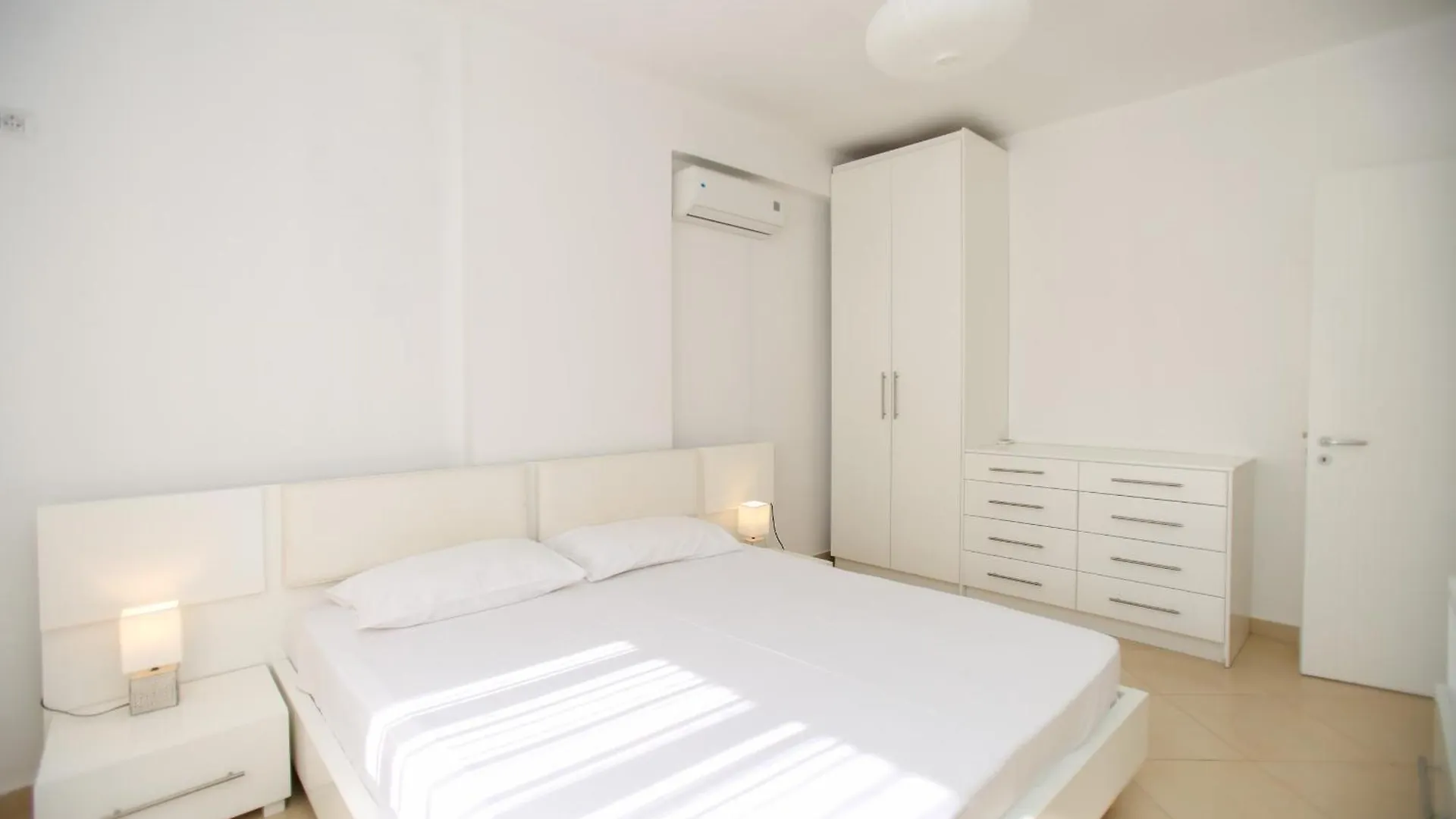 Holiday Apartment In Lungomare Vlore 085 Albania