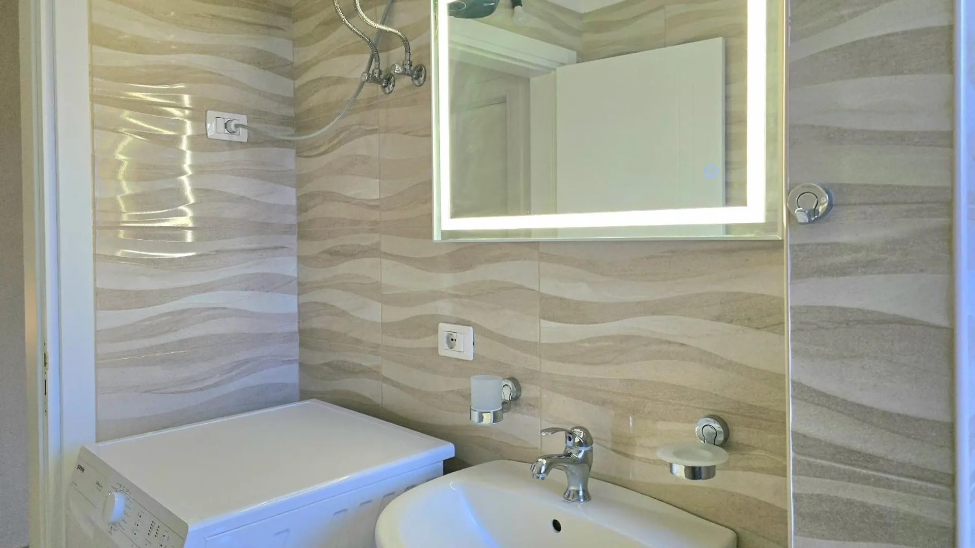Holiday Apartment In Lungomare Vlore 085